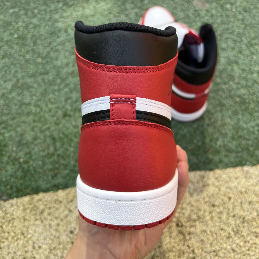 Jordan 1 Retro Chicago