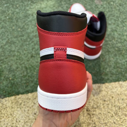 Jordan 1 Retro Chicago